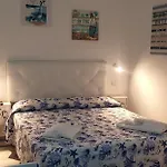 Eolie House - Sea View Pansiyon Tropea