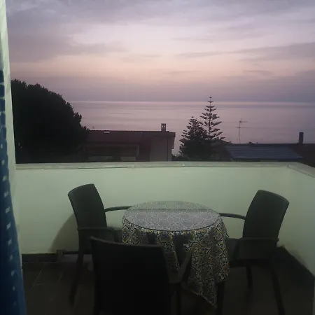 Eolie House Homestay