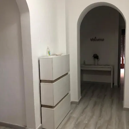 Eolie House בית אירוח *