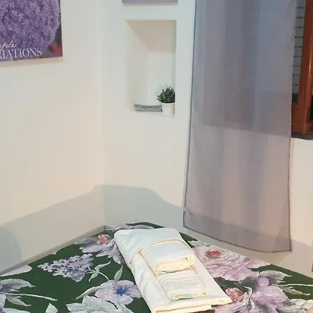 Eolie House Homestay *