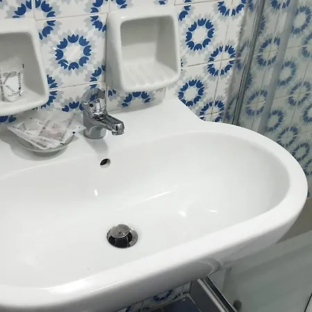 בית אירוח Eolie House טרופאה