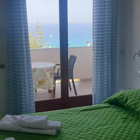 Eolie House - Sea View Alloggio in famiglia